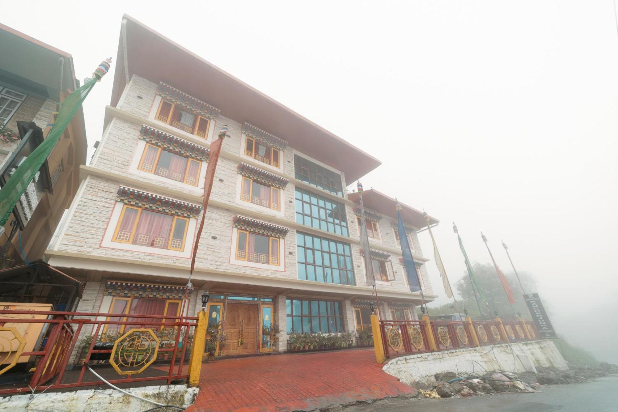 Buddha Retreat Ravangla Bagian luar foto
