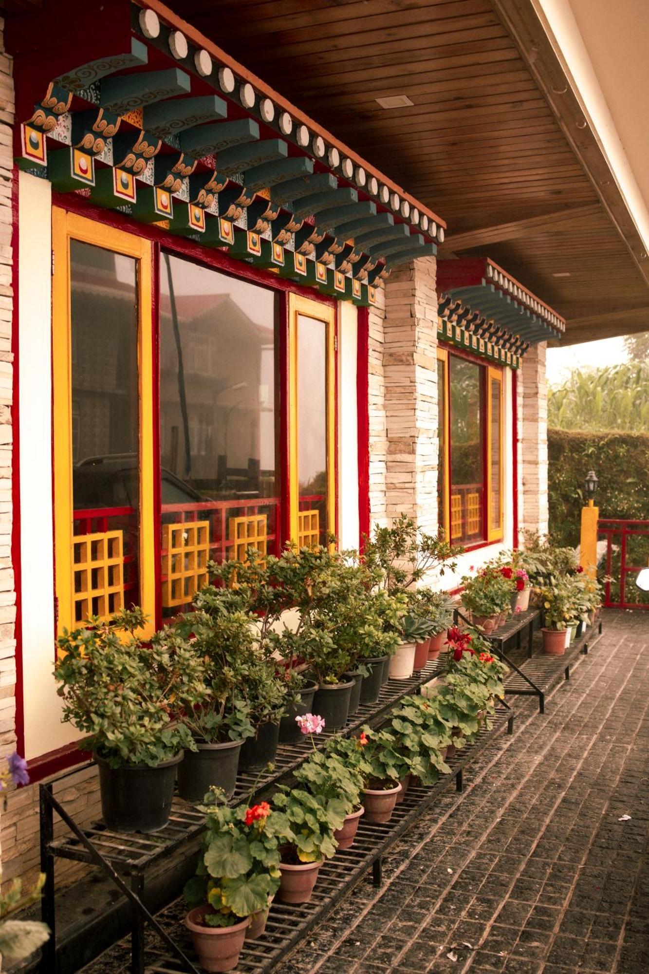 Buddha Retreat Ravangla Bagian luar foto